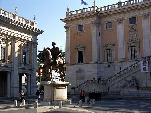 Piazza del Campidoglio Kapitolsplatz ein von Michelangelo angelegter Platz in Rom mit Reiterstandbild Mark Aurels auf dem Kapitolsplatz