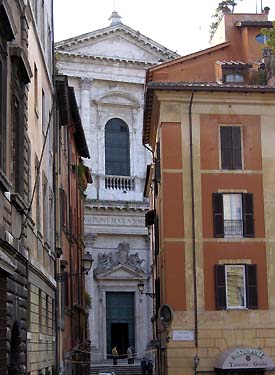 Im Zentrum von Rom schöne Gassen alt und neu antikes und modernes Rom eine pulsierende Stadt 