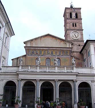 Rom Trastevere bedeutet jenseits des Tibers . traditionsbewusstes Stadtteil Roms Überall in Trastevere gibt es Bars und Restaurants Sehenswert die Kirche Santa maria in Trastevere und die Villa Farnesina 